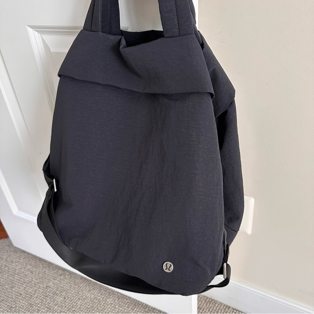 Lululemon “On My Level” tote/gym bag